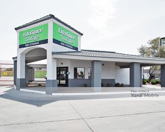 Photo 1 of Extra Space Storage - 5115 North 59th Avenue, Glendale, AZ