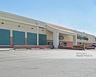 Photo 2 of Extra Space Storage - 2721 East Greenway Pkwy, Phoenix, AZ