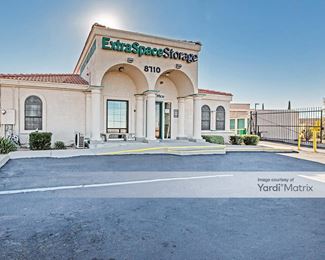 Photo 1 of Extra Space Storage - 8710 North Oracle Road, Oro Valley, AZ