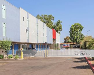 Photo 4 of StorAmerica Self Storage - 4950 East Thomas Road, Phoenix, AZ