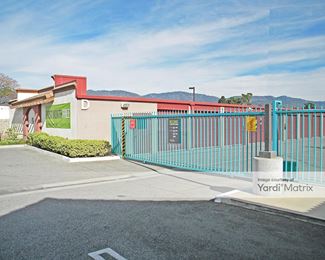 Photo 2 of Extra Space Storage - 3285 North Locust Avenue, Rialto, CA