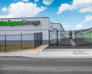 Photo 3 of Extra Space Storage - 660 West Acacia Avenue, Hemet, CA