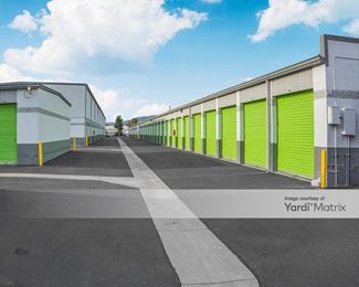 Photo 4 of Extra Space Storage - 660 West Acacia Avenue, Hemet, CA