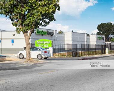 Storage Units for Rent available at 660 West Acacia Avenue, Hemet, CA 92543