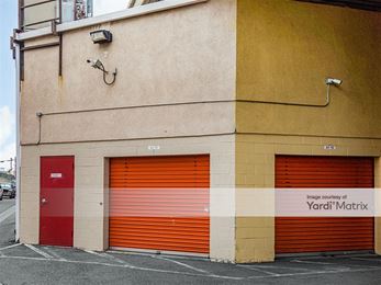 Photo 2 of Fort Self Storage - 1651 South Central Avenue, Los Angeles, CA