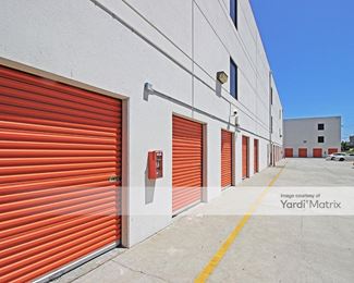 Photo 3 of Public Storage - 6202 Willoughby Avenue, Los Angeles, CA
