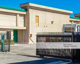 Photo 2 of Extra Space Storage - 658 Venice Blvd, Venice, CA