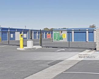 Photo 2 of Extra Space Storage - 14400 Yucca Street, Hesperia, CA