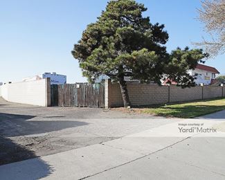 Photo 3 of Extra Space Storage - 135 South Campus Avenue, Upland, CA