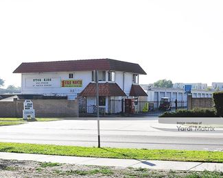 Photo 4 of Extra Space Storage - 135 South Campus Avenue, Upland, CA
