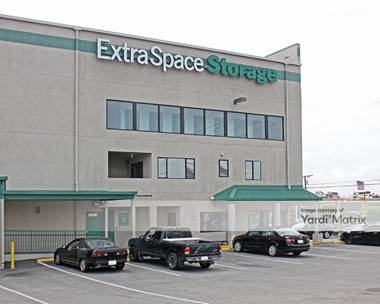 Storage Units for Rent available at 5855 West Centinela Avenue, Los Angeles, CA 90045