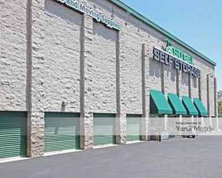 Photo 2 of SoCal Self Storage - 2240 Sawtelle Blvd, Los Angeles, CA