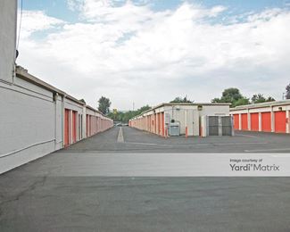 Photo 3 of Public Storage - 15350 Oxnard Street, Van Nuys, CA