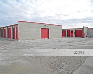 Photo 3 of Devon Self Storage - 18690 Highway 18, Apple Valley, CA