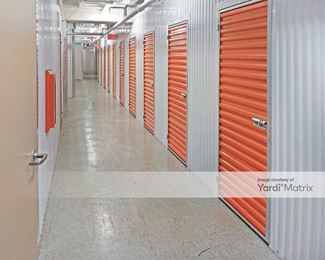 Photo 2 of Public Storage - 3636 Beverly Blvd, Los Angeles, CA