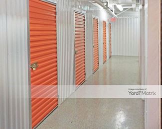 Photo 4 of Public Storage - 3636 Beverly Blvd, Los Angeles, CA