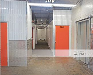 Photo 4 of Public Storage - 300 Avery Street, Los Angeles, CA