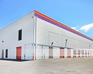 Photo 4 of Public Storage - 5741 West Jefferson Blvd, Los Angeles, CA