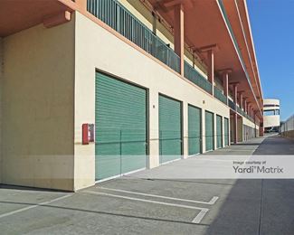 Photo 4 of Redondo Hermosa Mini Storage - 811 North Catalina Avenue, Redondo Beach, CA