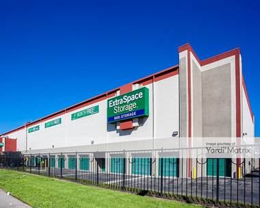 Storage Units for Rent available at 5825 Santa Monica Blvd, Los Angeles, CA 90038