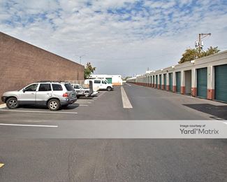 Photo 3 of Extra Space Storage - 10250 North 19th Avenue, Phoenix, AZ