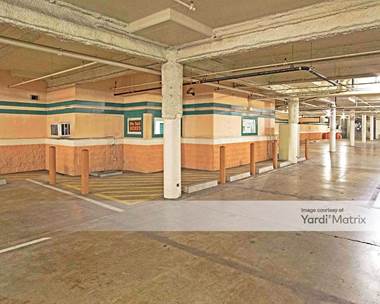 Storage Units for Rent available at 1949 East Camelback Road, Phoenix, AZ 85016