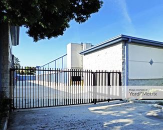 Photo 2 of InStorage Self Storage - 2038 Newport Blvd, Costa Mesa, CA
