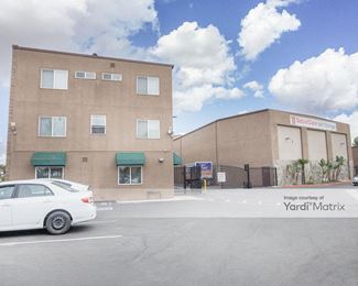 Photo 2 of SecurCare Self Storage - 1671 Edinger Avenue, Tustin, CA