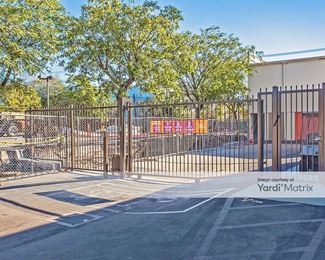 Photo 2 of Public Storage - 888 South Fair Oaks Avenue, Pasadena, CA