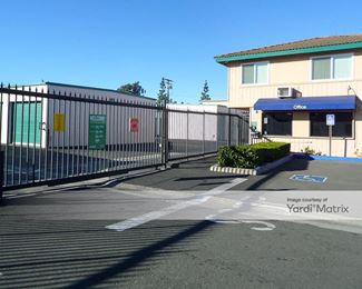 Photo 2 of Extra Space Storage - 15125 Lakewood Blvd, Paramount, CA