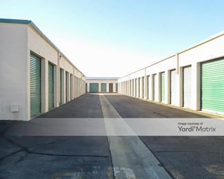 Photo 3 of Extra Space Storage - 15125 Lakewood Blvd, Paramount, CA
