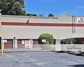 Photo 3 of Security Public Storage - 2975 Pinole Valley Road, Pinole, CA