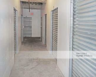 Photo 3 of Public Storage - 1712 Glendale Blvd, Los Angeles, CA