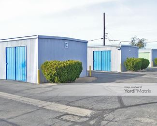 Photo 2 of SmartStop Self Storage - 43707 Sierra Hwy, Lancaster, CA