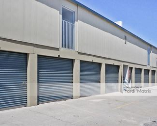 Photo 4 of Golden State Storage - 8516 Sepulveda Blvd, North Hills, CA