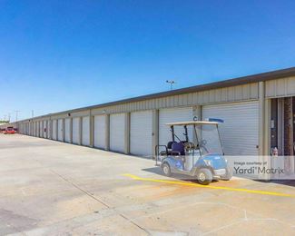 Photo 4 of Extra Space Storage - 2103 West Avenue J, Lancaster, CA