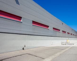 Photo 4 of Extra Space Storage - 1707 Cloverfield Blvd, Santa Monica, CA