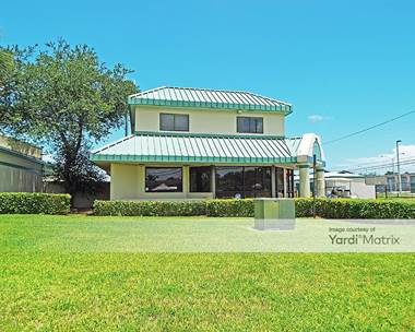 Storage Units for Rent available at 20625 NE 16th Avenue, Miami, FL 33179