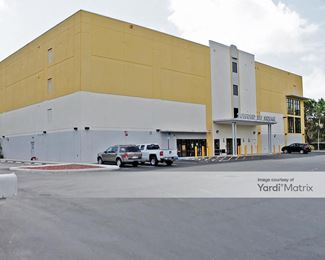 Photo 2 of Safeguard Self Storage - 17171 South Dixie Hwy, Palmetto Bay, FL