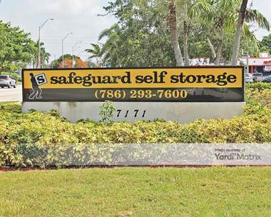 Storage Units for Rent available at 17171 South Dixie Hwy, Palmetto Bay, FL 33157