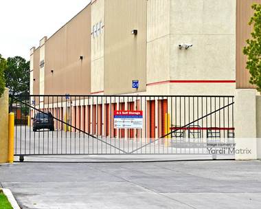 Storage Units for Rent available at 2900 Monterey Road, San Jose, CA 95111