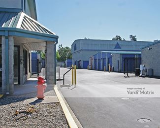 Photo 4 of Extra Space Storage - 496 Hearn Avenue, Santa Rosa, CA