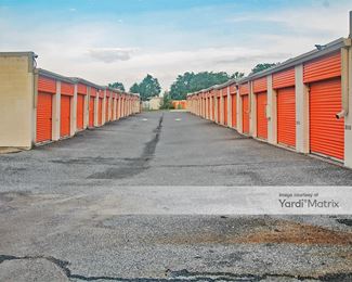 Photo 3 of Public Storage - 7975 Branch Avenue, Clinton, MD