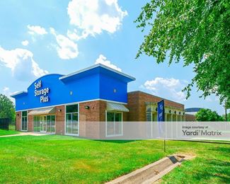 Photo 2 of Self Storage Plus - 901 Southern Avenue SE, Oxon Hill, MD