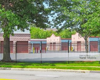 Photo 3 of Backlick Self Storage - 6880 Commercial Drive, Springfield, VA