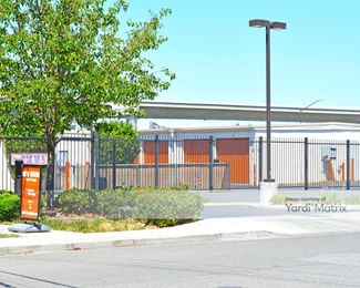 Photo 3 of Public Storage - 1040 Terra Bella Avenue, Mountain View, CA