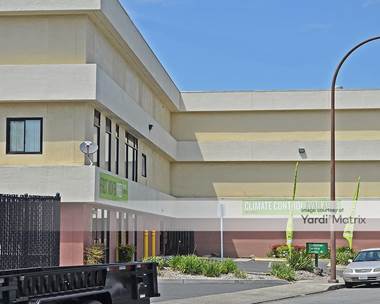 Storage Units for Rent available at 871 Willow Street, Redwood City, CA 94063