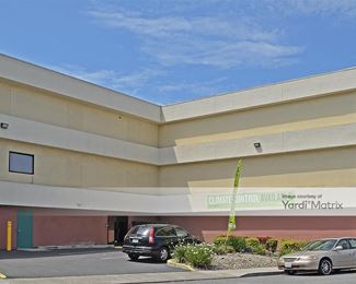 Photo 4 of Extra Space Storage - 871 Willow Street, Redwood City, CA