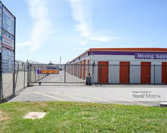 Photo 4 of Public Storage - 7510 Folsom Blvd, Sacramento, CA