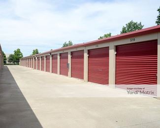 Photo 2 of Extra Space Storage - 8870 Fruitridge Road, Sacramento, CA